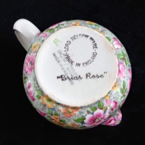 Vintage English Bone China Creamer & Glass Mini-Vase Set - Picture 4 of 6